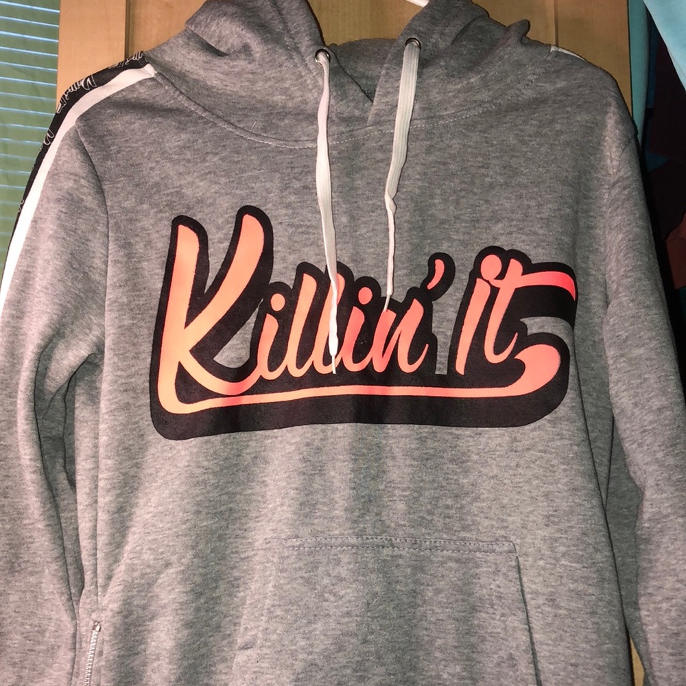 Large gray “KILLIN IT” pull-over hoodie